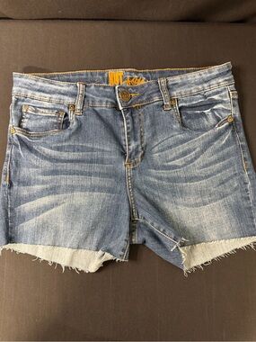 KUT from the Kloth Denim Shorts Size 12 Raw Hem Medium Wash Cutoff Jeans